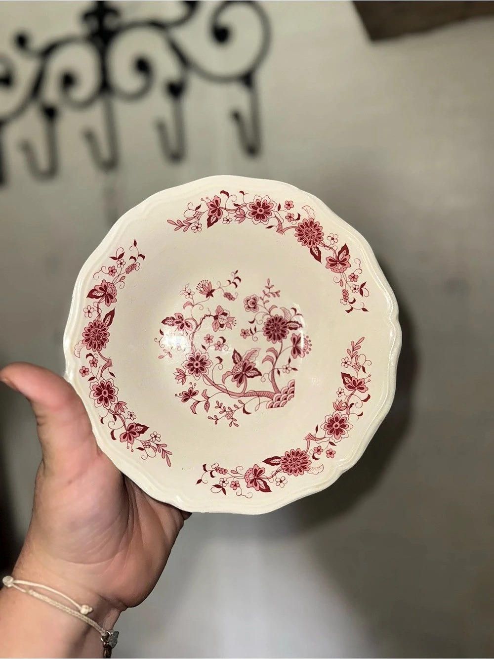 Vintage Hankook Floral Scalloped Dinner Plate in Cream & Red